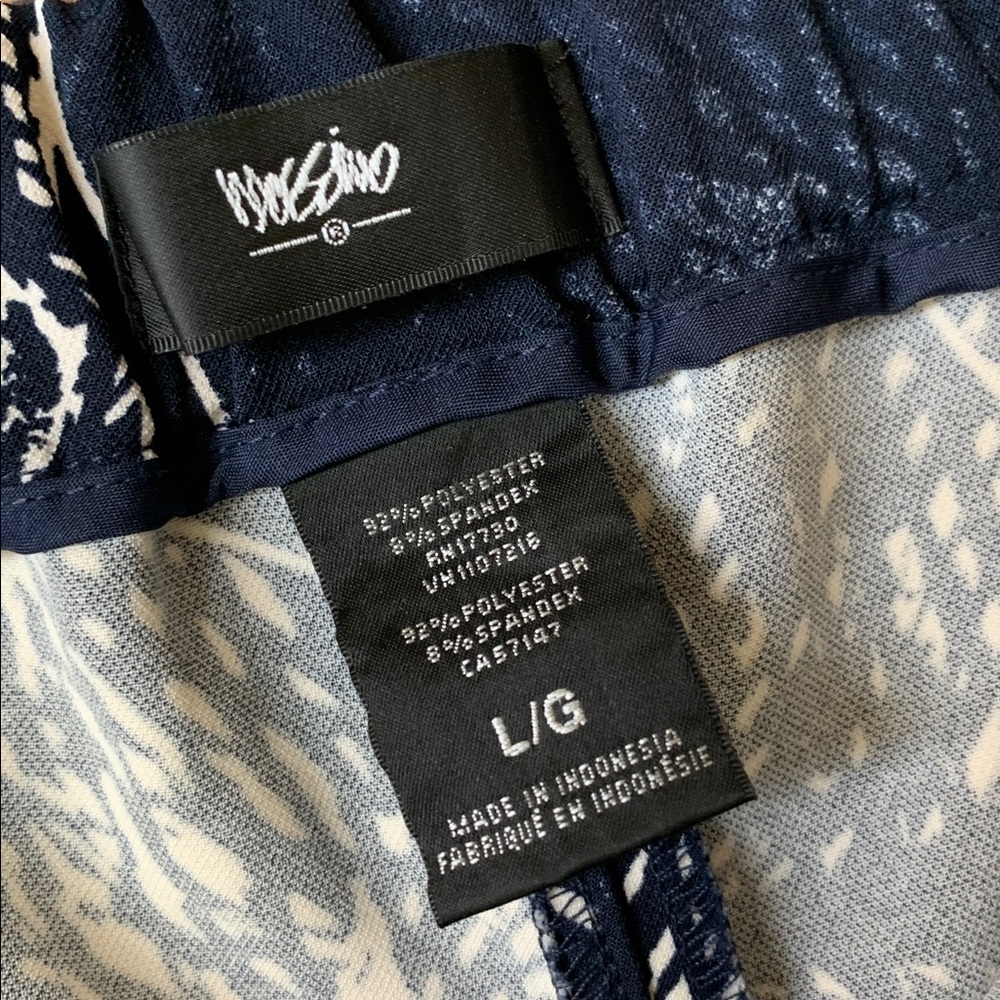 Mossimo navy pull on shorts - Picture 2 of 4